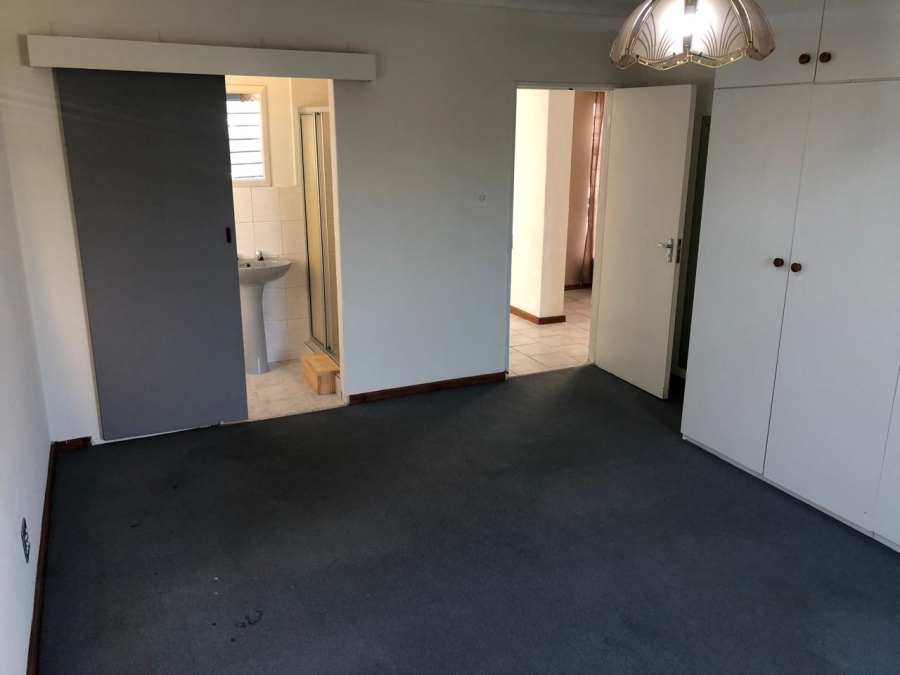 To Let 3 Bedroom Property for Rent in Country Club Western Cape